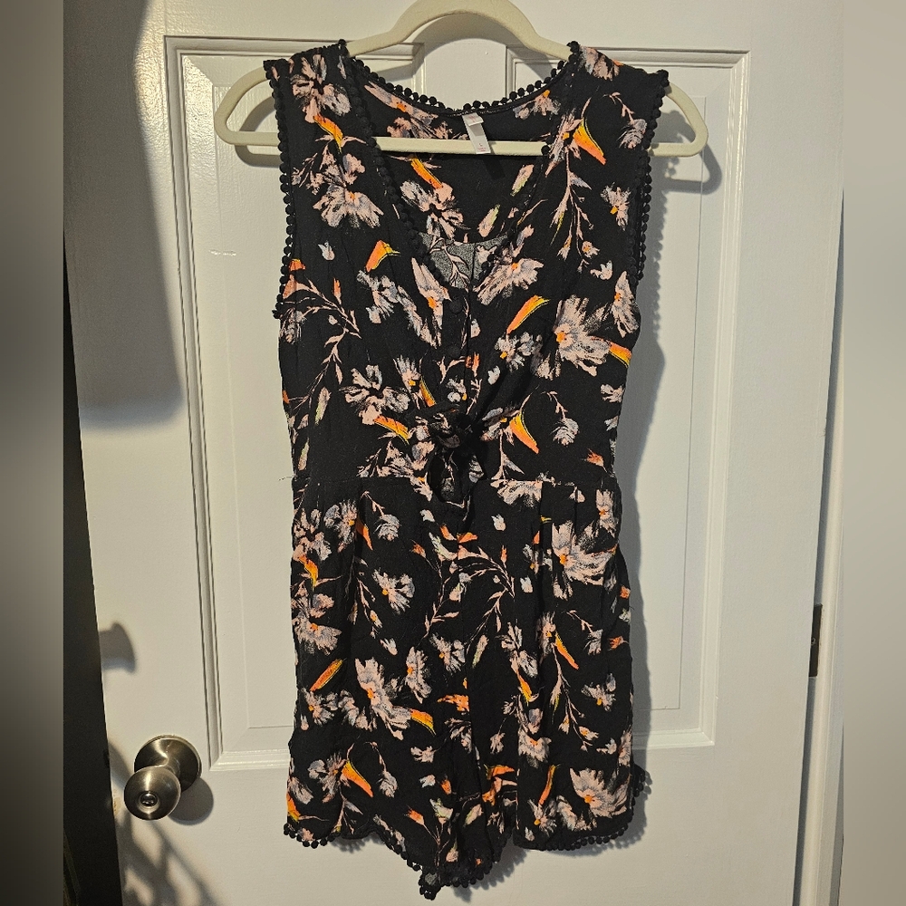 L Xhilaration Romper